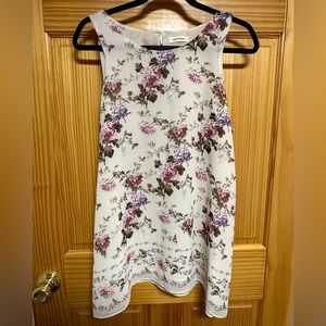 Max Studio sleeveless top. Size large.